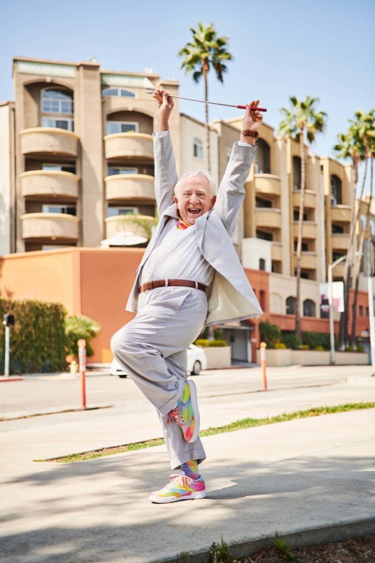 Leslie Jordan: Embracing Life with Dwarfism and Infectious Positivity